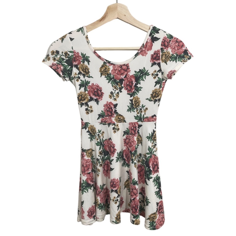 3 for $12: Kids Girls White Floral Dress with Pink Flowers Size M